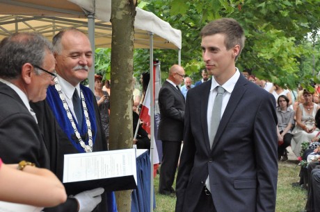 Diplomaátadó ünnepségét tartotta az Óbudai Egyetem Alba Regia Műszaki Kara